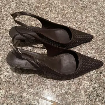H&M 뜨개질 가죽 슬링백 펌프스 다크 브라운