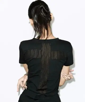 FANCYCLUB 백 크로스 T 블랙
