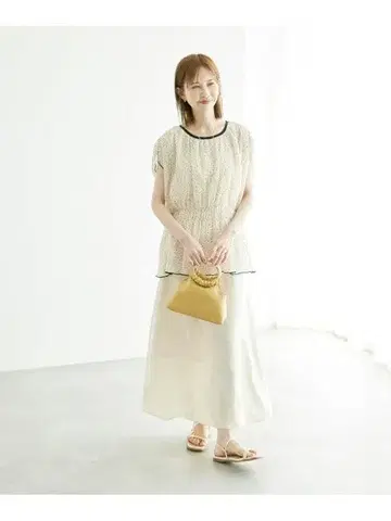 로페피크닉*셔링 도트 블라우스