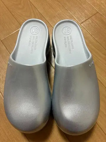 [ 가격 인하 ] OFOF 오프오프 샌들 뮬 실버 UK2