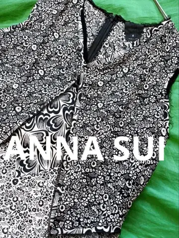 ANNA SUI 실크 100% 슬리브리스 상의 올 패턴 블랙/사이즈 S