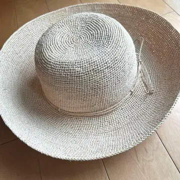 헬렌 카민스키 라피아 모자