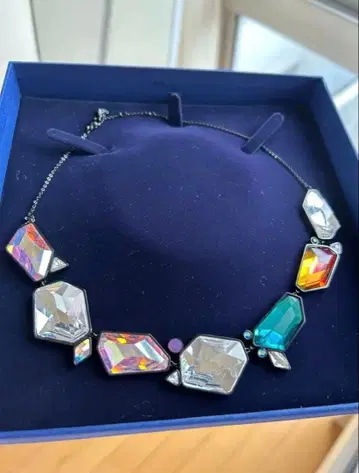 Swarovski 오버사이즈 멀티 컬러 크리스탈 목걸이