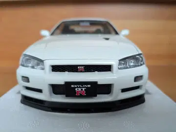 NISSAN Skyline GT-R V-spec II 1/18