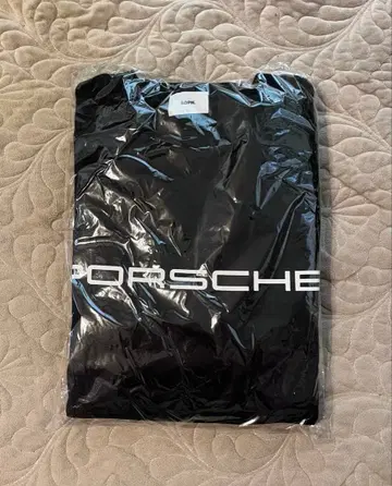 SOPH. PORSCHE 콜라보 맨투맨 블랙