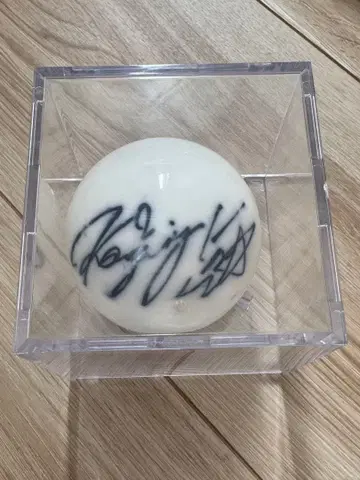 카메나시 카즈야 KAT-TUN LIVE TOUR IGNITE 친필 사인볼