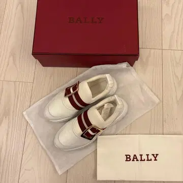 내일까지 한정판 가격 인하! 배송비 포함)) BALLY 스니커즈 화이트 레드 버클