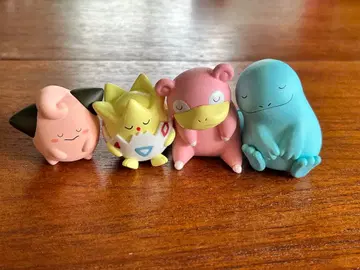 어깨 쿵 Fig.3 피츄 토게피 야돈 누오