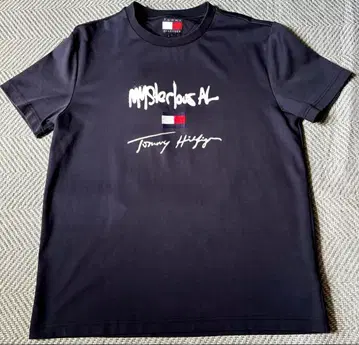TOMMY HILFIGER 티셔츠