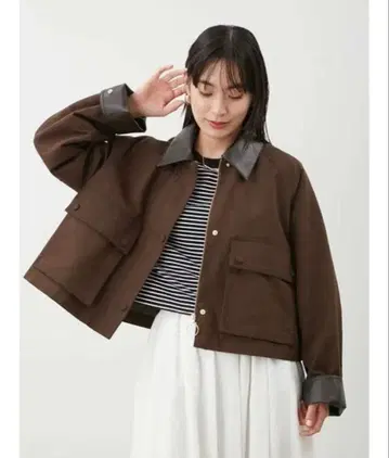 Mila Owen 숏 텐트 실루엣 헌팅 자켓