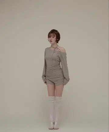 앤드마리 Wendy 원숄더 세트업