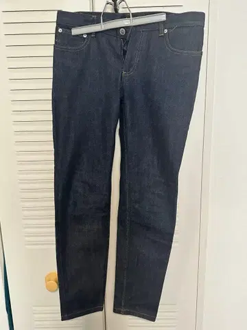 A.P.C JEAN ETROIT COURT