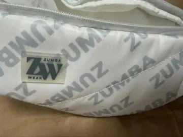 ZUMBA ZW WEAR 로고 바디백 화이트