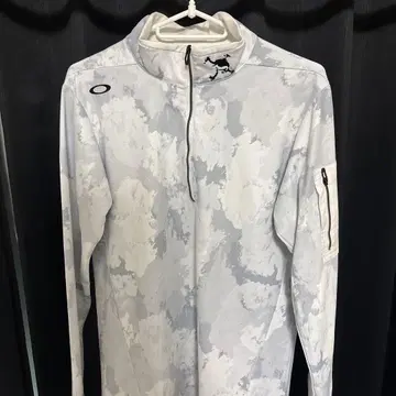 Oakley 하프 지퍼 자켓 카모플라주 패턴