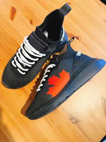 DSQUARED2 스니커즈 블랙 메이플 리프
