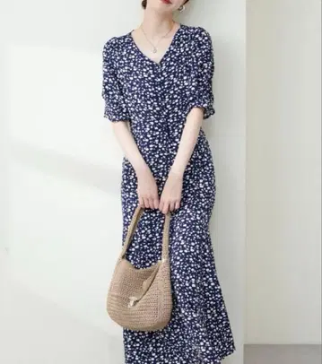 natural couture 삼각형 바닥 플레어 고급 원피스