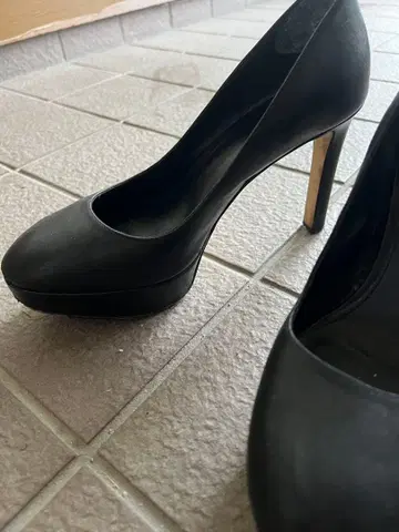 Michael Kors 블랙 펌프스