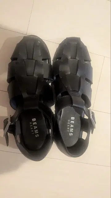 [새상품급] BEAMS HEART 구르카 샌들 블랙