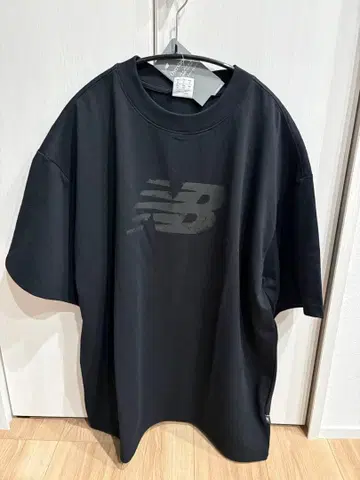 뉴발란스 티셔츠 AMT53171 블랙 L
