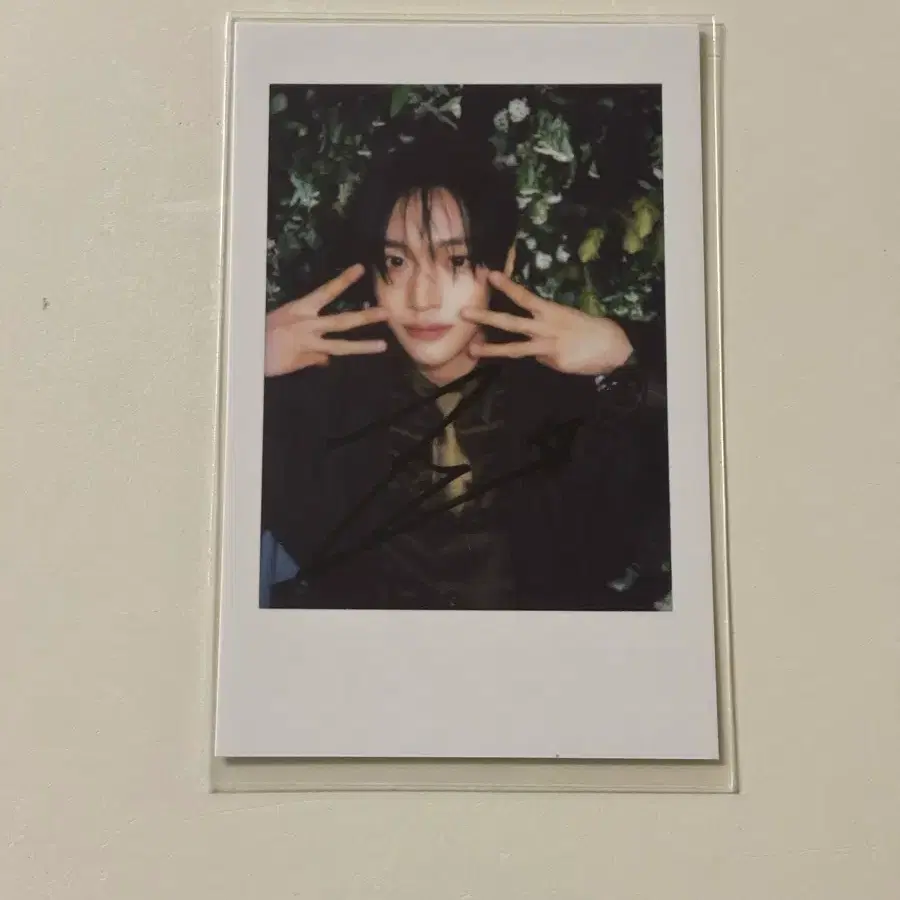 Shop polaroid signed on Bunjang Global Site - No more Korean account!