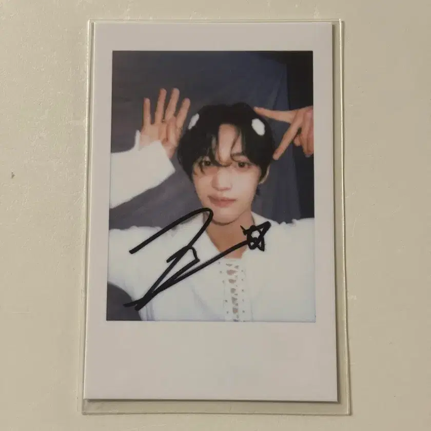 Shop polaroid signed on Bunjang Global Site - No more Korean account!