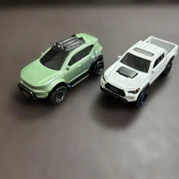 핫휠 볼보 XC40 리차지 & 토요타