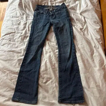 Abercrombie&Fitch 로우라이즈 부츠컷 데님