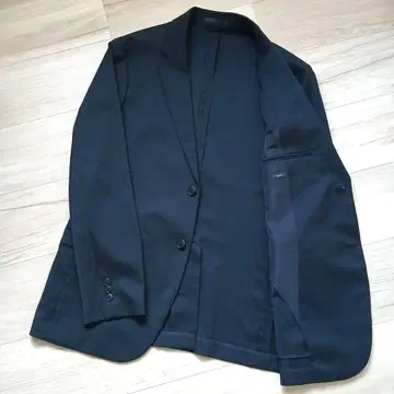 유니클로 감동 자켓 SLIM FIT 블랙 신축 속건 워셔블