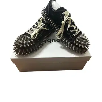 더블렛 스니커즈 스터드 블랙