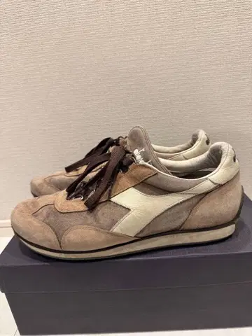 Diadora 1975 스니커즈 베이지 계열