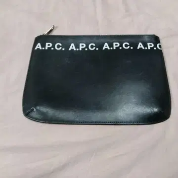 A.P.C. 클러치백 블랙 가죽
