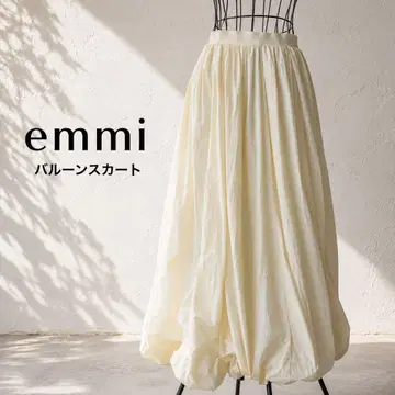 emmi 에미 발수 트위스트 벌룬 스커트 화이트 가격 인하했습니다!