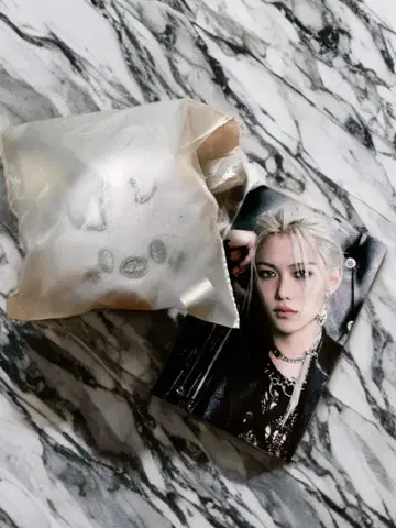 SKZOO FACE KEYRING celebrATE BbokAri