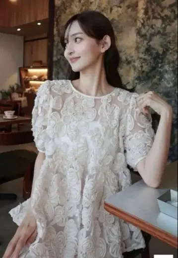 ORGUE 오르그 플라워 엠브로이 블라우스 beige