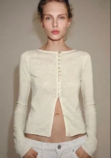 [완판템] ZARA 러스틱T셔츠 S사이즈 새상품 택 포함 에크루