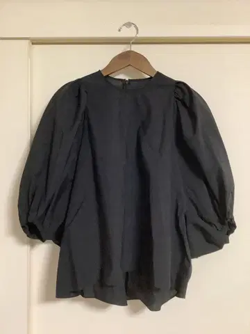 DRESSTERIOR 볼륨 슬리브 블라우스 145