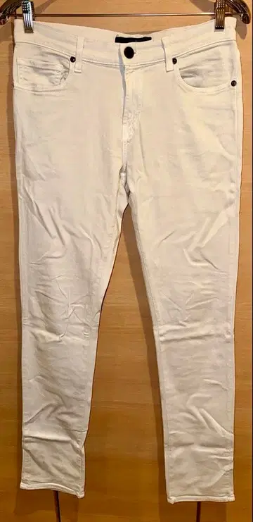 J BRAND 화이트 데님 팬츠