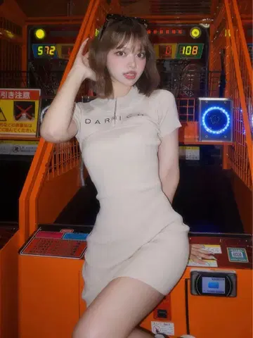 Darich 다리치 하프 지퍼 리브 니트 미니 원피스 베이지
