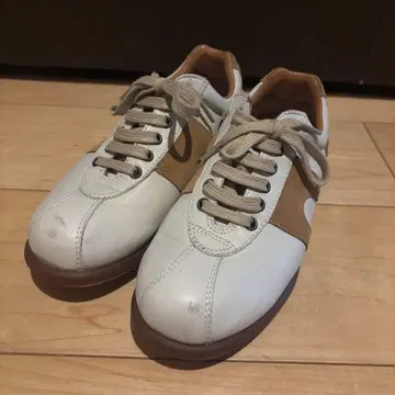 캠퍼 스니커즈