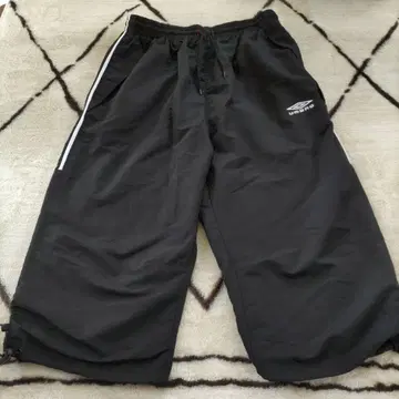 UMBRO 엄브로 스포츠 크롭 팬츠 하프 팬츠 드로 코드 블랙