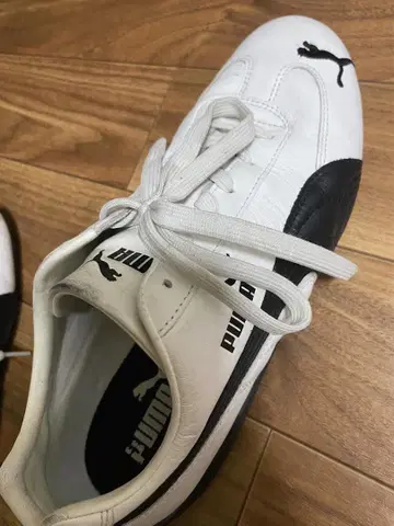 PUMA 화이트 블랙 스니커즈