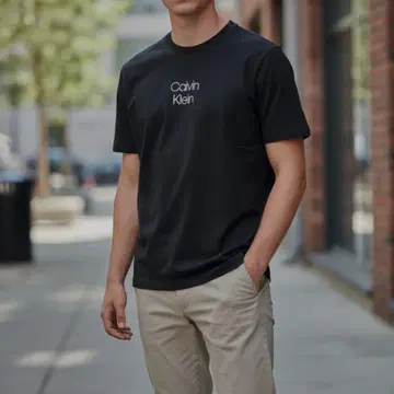 새상품 Calvin Klein 자수 로고 블랙T셔츠