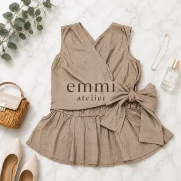 emmi atelier 린넨 혼방 리본 카슈쿨 리본 페플럼 블라우스