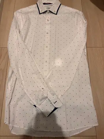 ZARA 슬림핏 도트 무늬 긴팔 셔츠 화이트 M