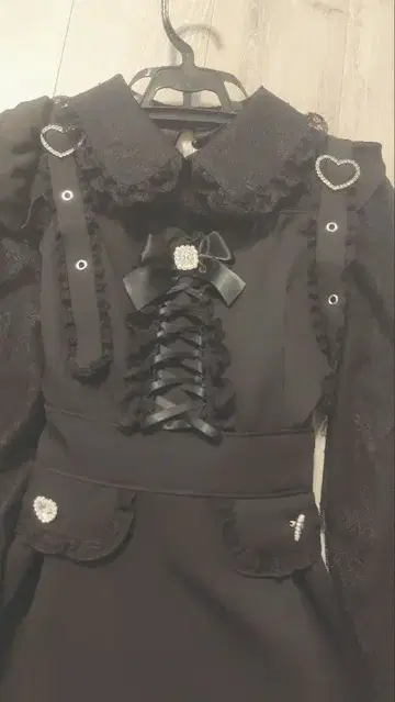 NOEMIE 노에미 하트 버클 레이스업 셋업 지뢰계