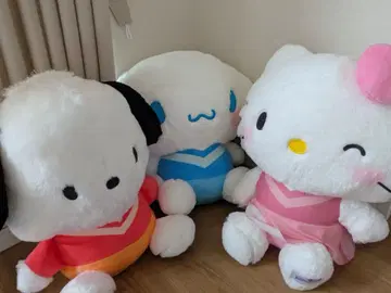 산리오 캐릭터 대상 봉제 인형 3개 세트! 포차코 시나몬 헬로키티