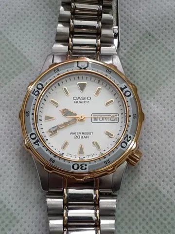 CASIO QUARTZ 20BAR 손목시계 본체