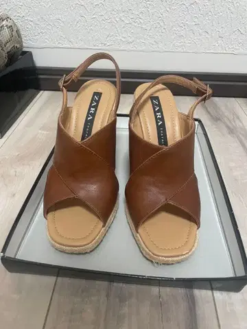 ZARA TRAFALUC 웨지솔 샌들 브라운
