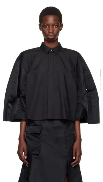 Sacai 퍼프 슬리브 셔츠 블랙 반팔 셔츠