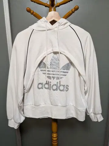 adidas Originals 크롭 후드티 화이트